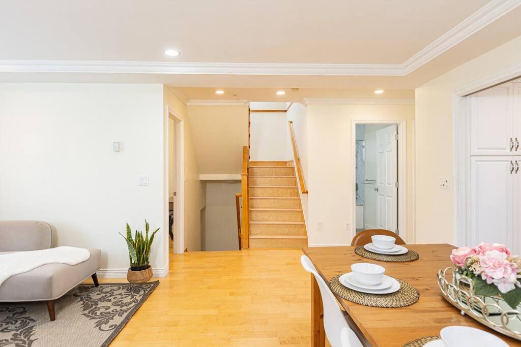 Home Near Downtown Vancouver East@ Joyce Skytrain Exterior foto